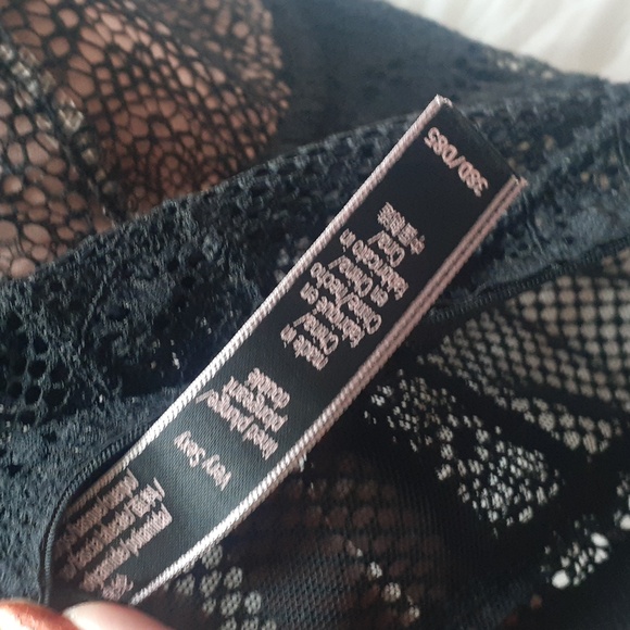 Victoria's Secret Very Sexy Lined Plunge Fishnet Halter Bra Size 38D - Picture 5 of 10